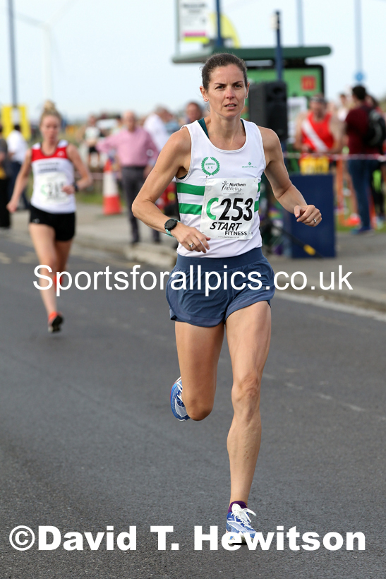 Senior womens 4 stage relay, 2021 Northern 6 and 4 Stage and Young Athletes Road Relays, Redcar. Photo: David T. Hewitson/Sports for All Pics